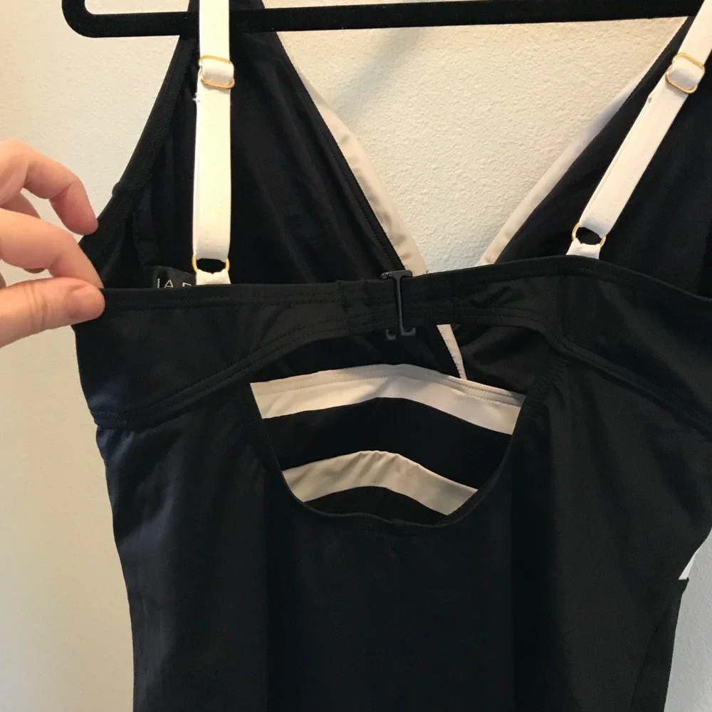 LA BLANCA Plus Size One Piece V Neck Tummy Control Swimsuit Black White Size 16W